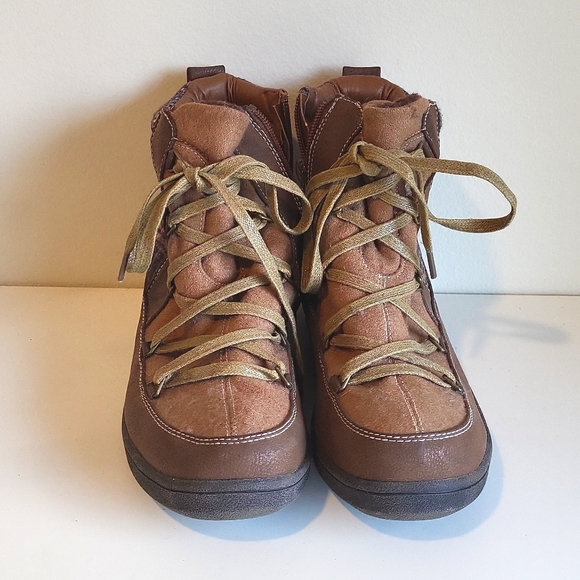 Muk Luks Women's Winter Boots Size 8 - Picture 1 of 7